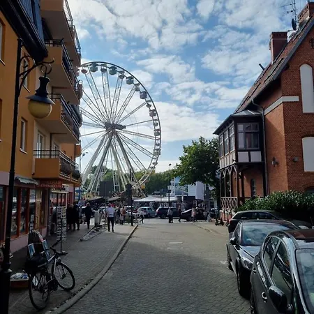 W Porcie Latarnia Morska Plaza Molo W Zasiegu Reki *