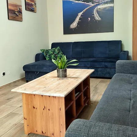 W Porcie Latarnia Morska Molo W Zasięgu Ręki *